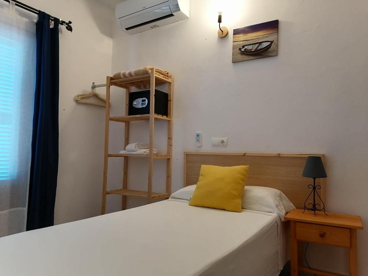 Hostal Pepe Sant Ferran de Ses Roques Exterior photo